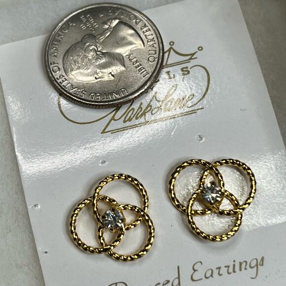 Vintage Jewls by Parkland Overlapping Circles Pierced Gold Tone Earrings - Picture 2 of 3